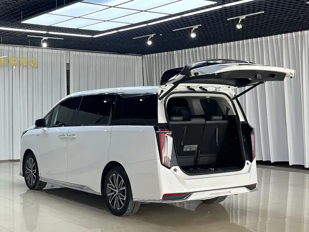 GAC Motor Trumpchi M8 — фото 2