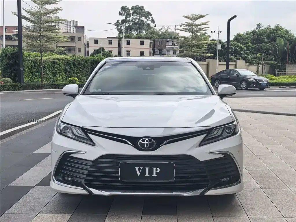 Toyota Camry — фото 4