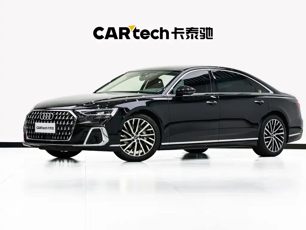 Audi A8 — фото 1