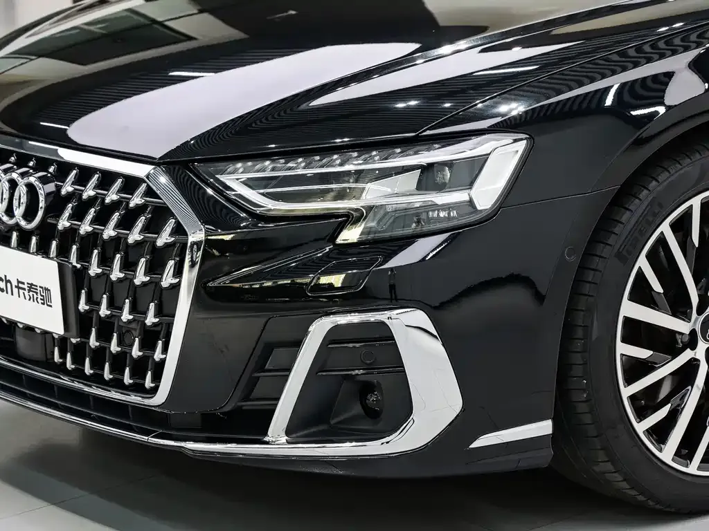 Audi A8 — фото 8
