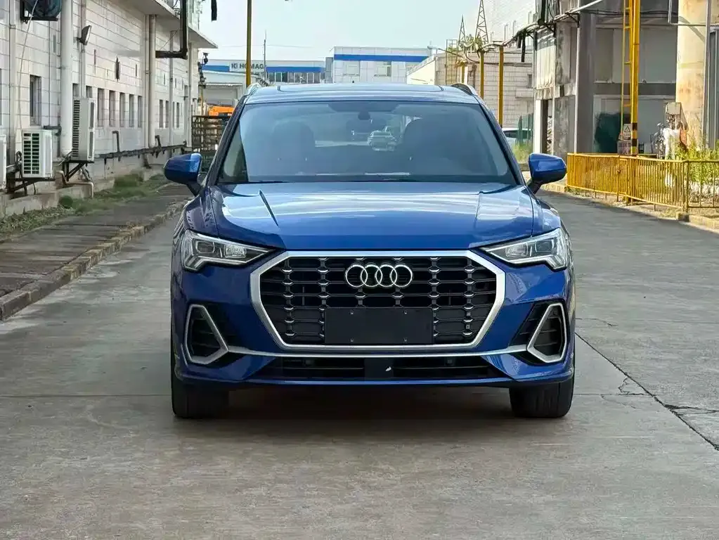 Audi Q3 — фото 1
