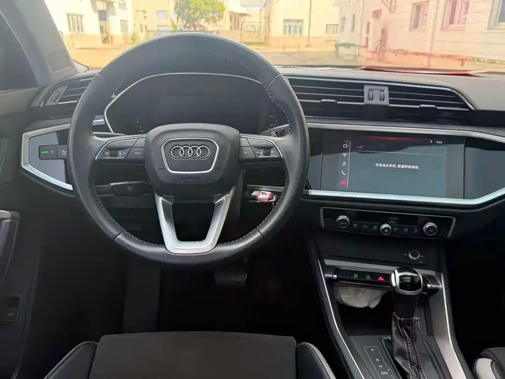 Audi Q3 — фото 10