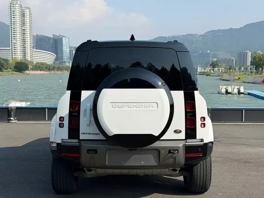 Land Rover Defender — фото 2