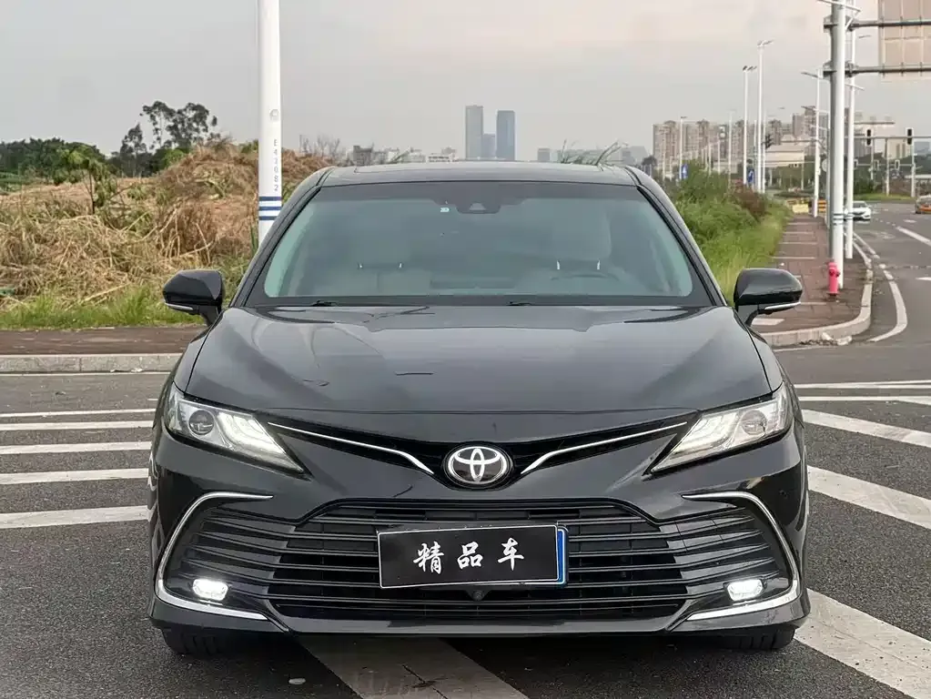 Toyota Camry — фото 5