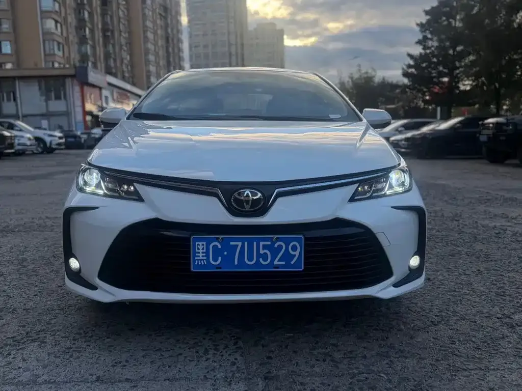Toyota Corolla — фото 4
