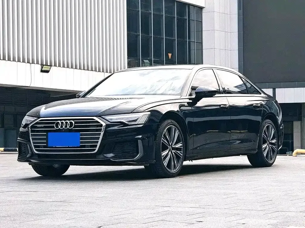 Audi A6L — фото 1