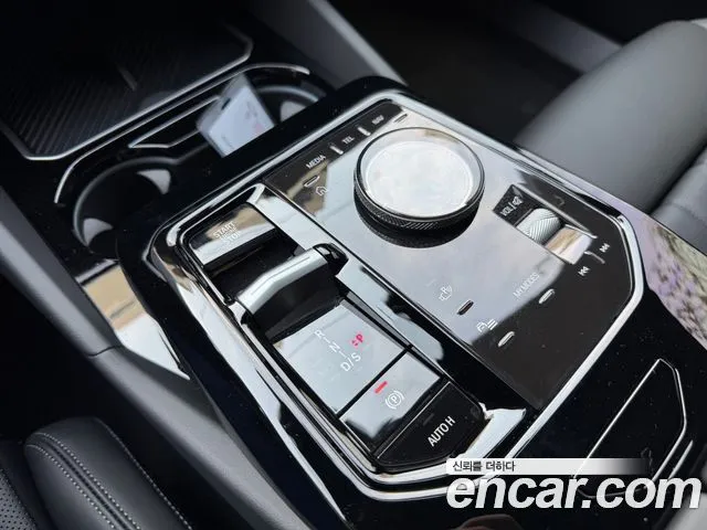 BMW 5-Series — фото 10