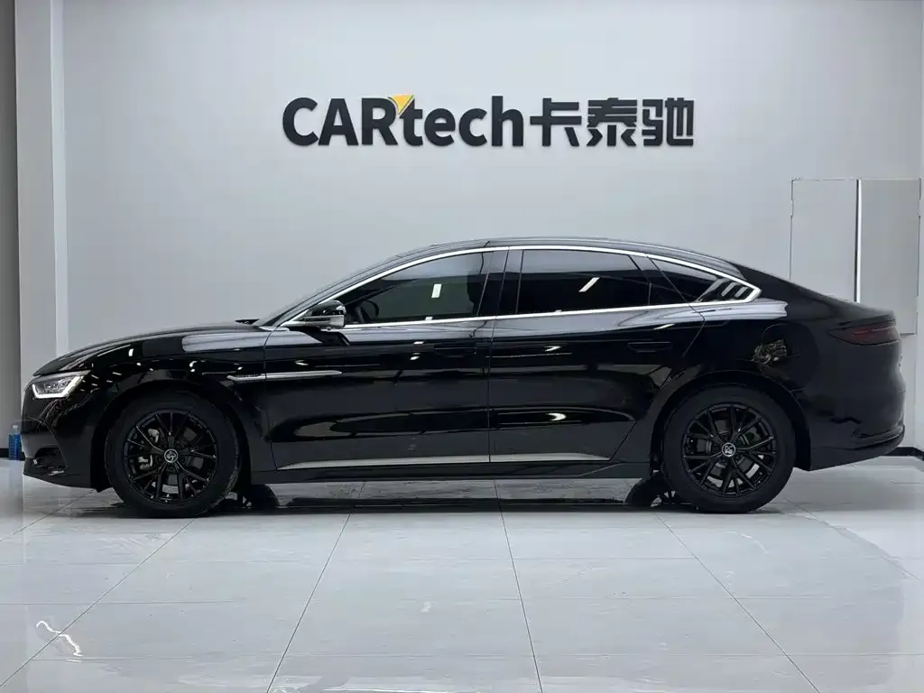 BYD Han — фото 10