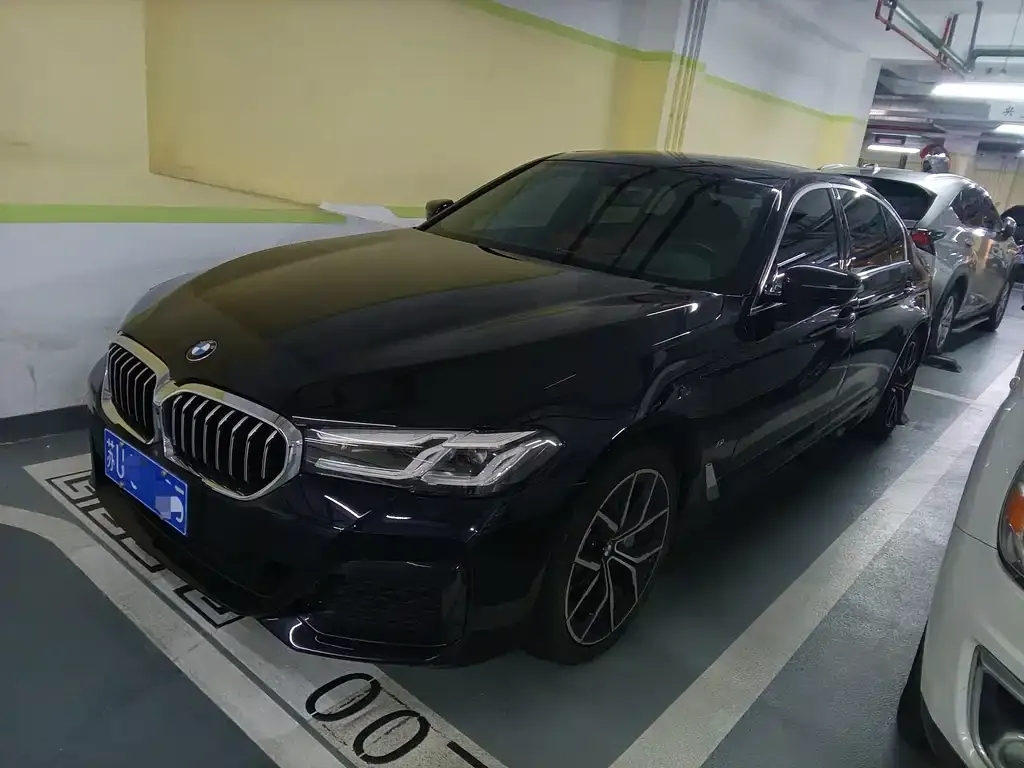 BMW 5 Series — фото 1