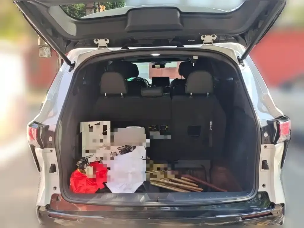 Toyota Sienna — фото 3
