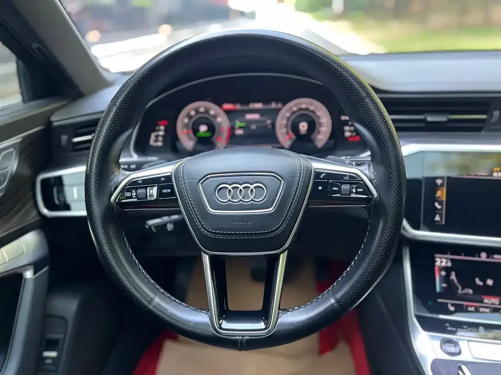 Audi A6L — фото 8