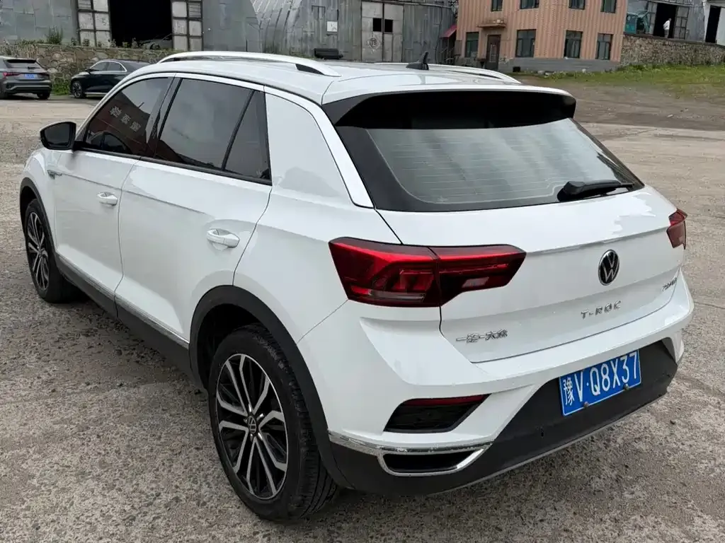 Volkswagen T-Roc — фото 2