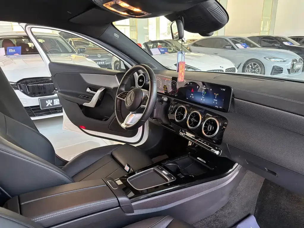 Mercedes-Benz A-Class — фото 10