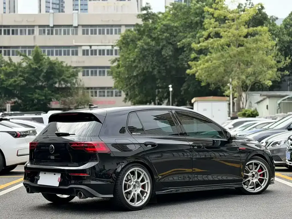 Volkswagen Golf GTI — фото 2