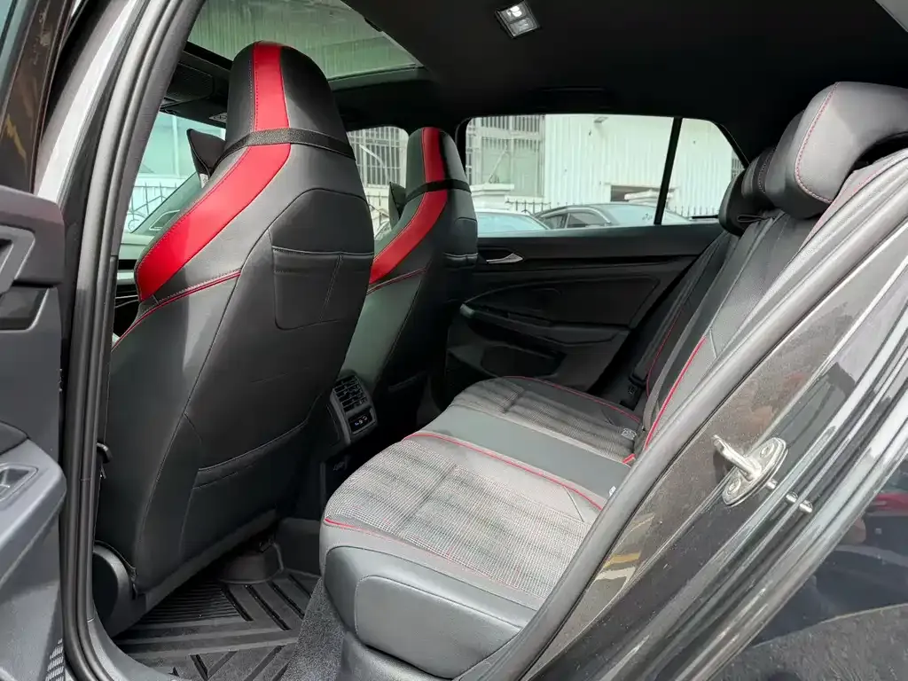 Volkswagen Golf GTI — фото 4