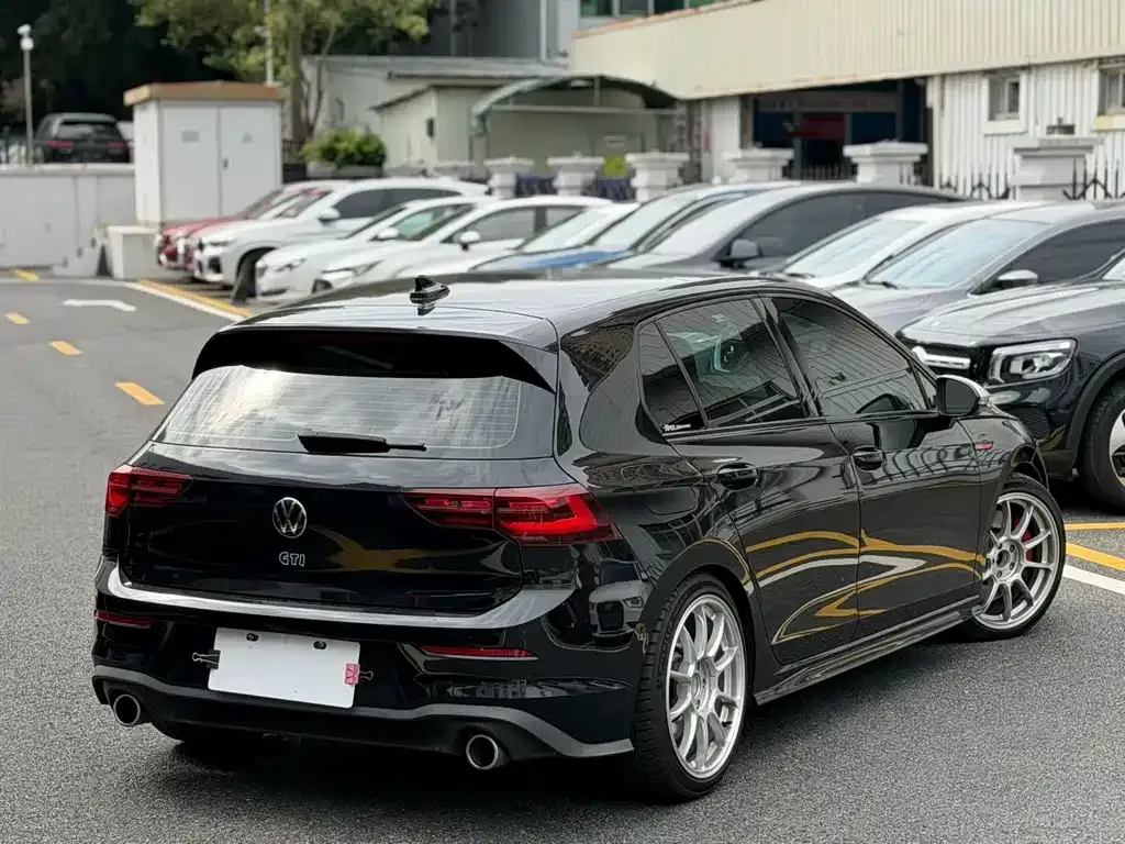 Volkswagen Golf GTI — фото 7