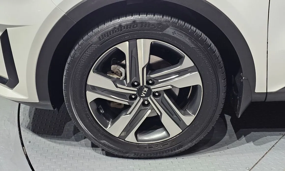 Kia Sorento — фото 9