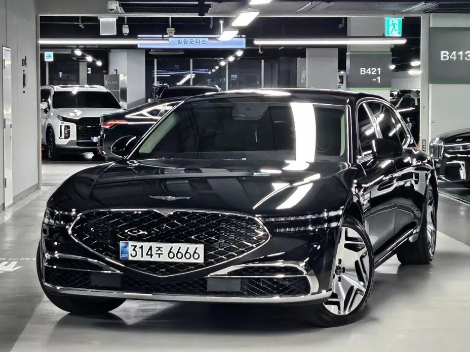 Genesis G90 — фото 1