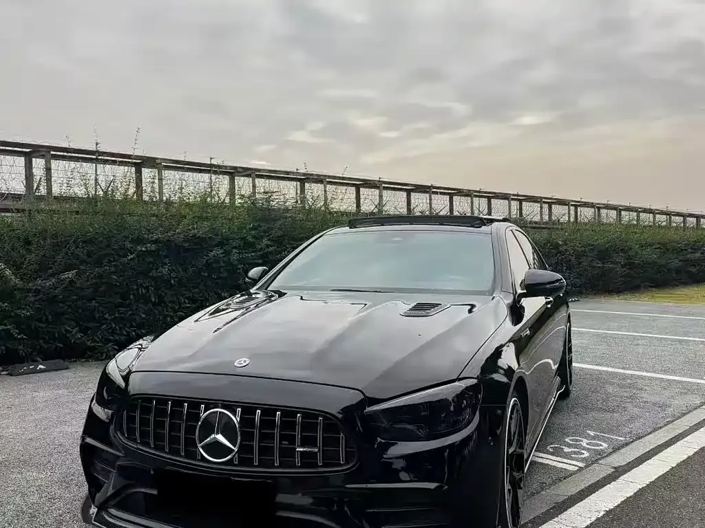 Mercedes-Benz E-Class AMG — фото 1