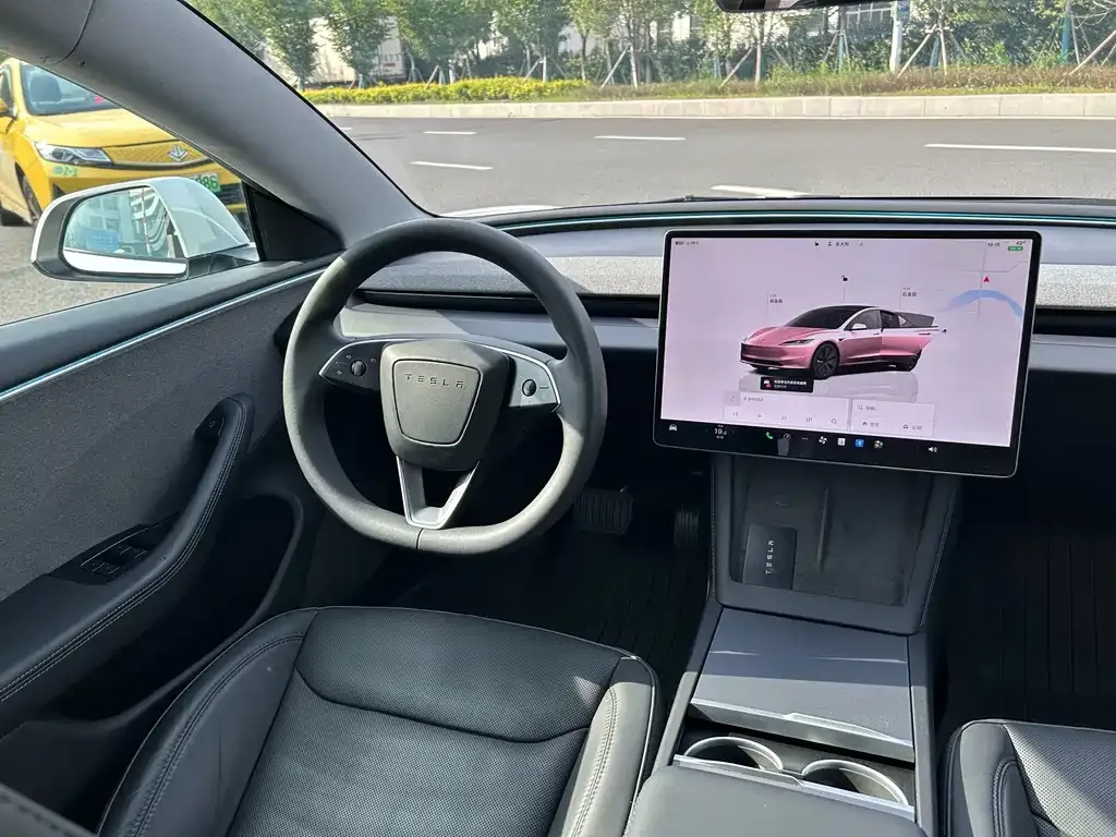 Tesla Model 3 — фото 3