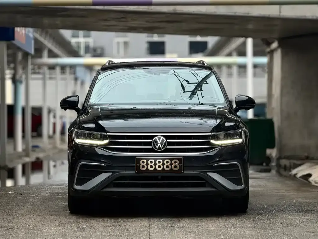 Volkswagen Tiguan L — фото 8