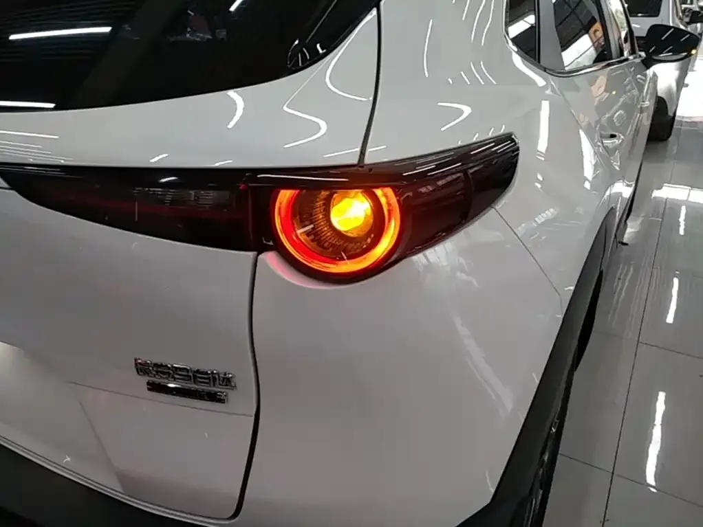 Mazda CX-30 — фото 2