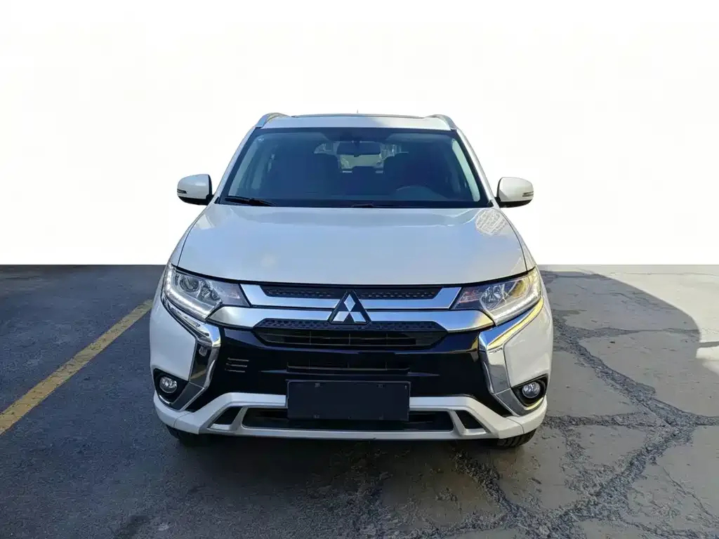 Mitsubishi Outlander — фото 2