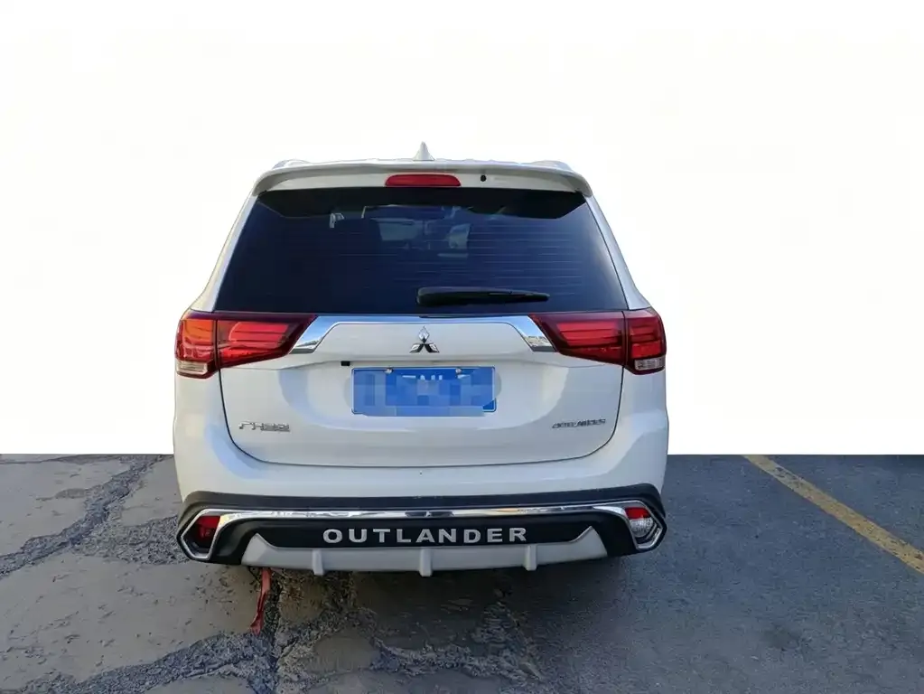 Mitsubishi Outlander — фото 5