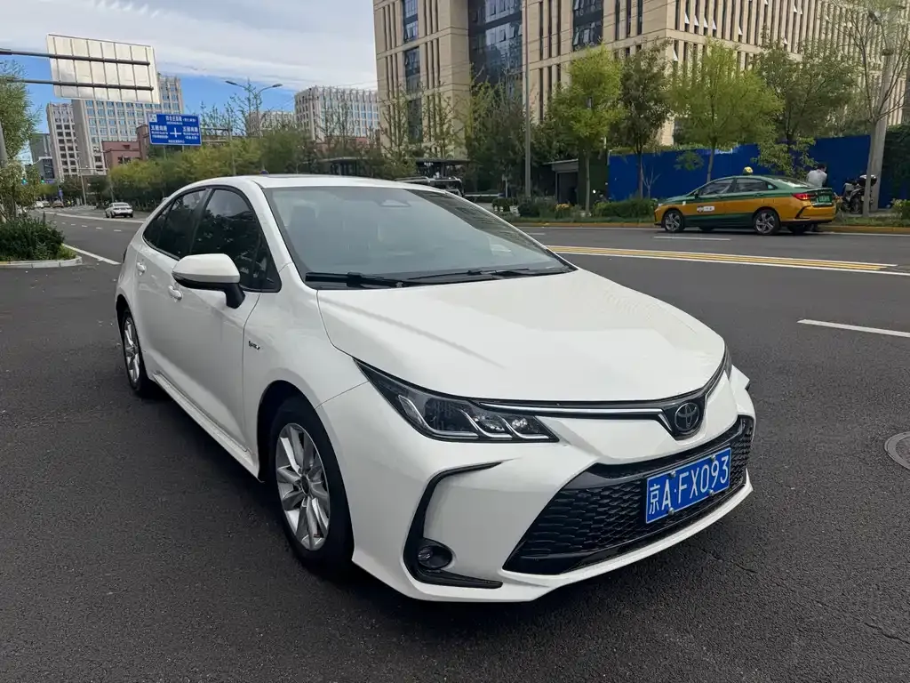 Toyota Corolla — фото 2