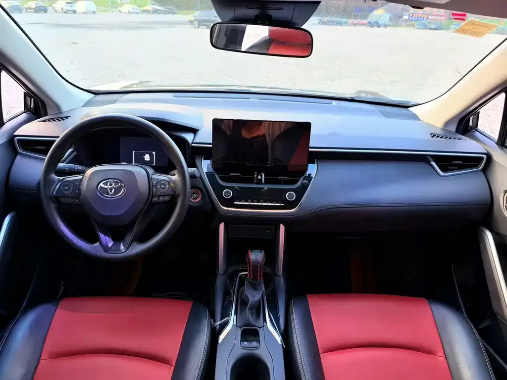 Toyota Corolla Cross — фото 4