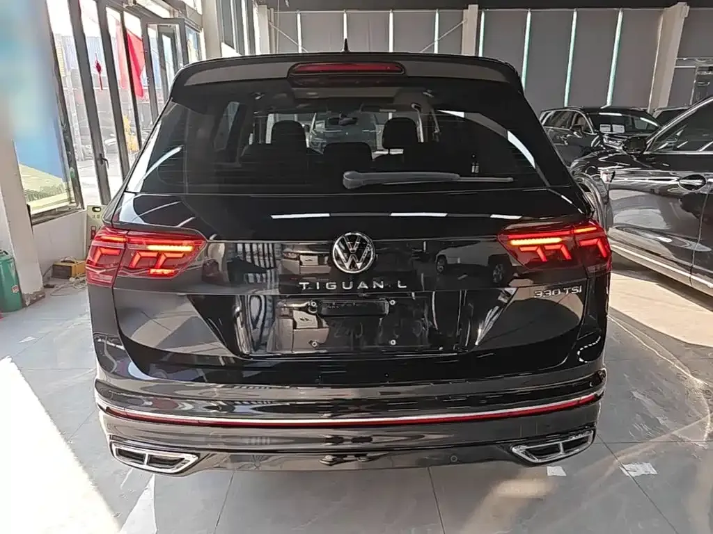 Volkswagen Tiguan L — фото 8