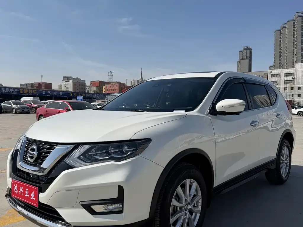 Nissan X-Trail — фото 1