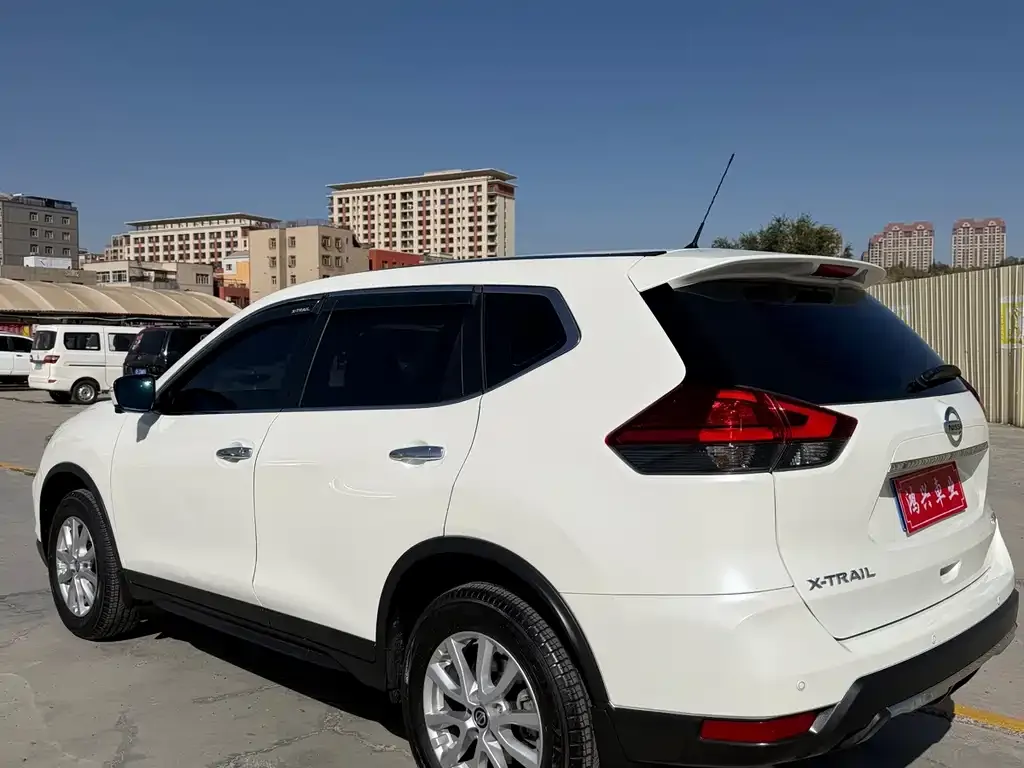 Nissan X-Trail — фото 6