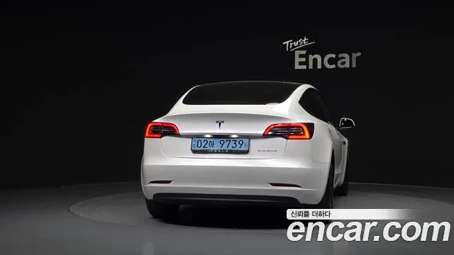 Tesla Model 3 — фото 6