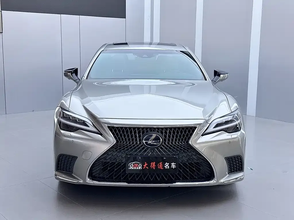 Lexus LS — фото 10