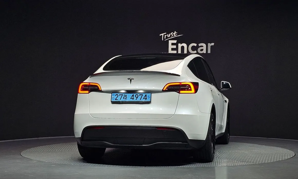 Tesla Model Y — фото 6
