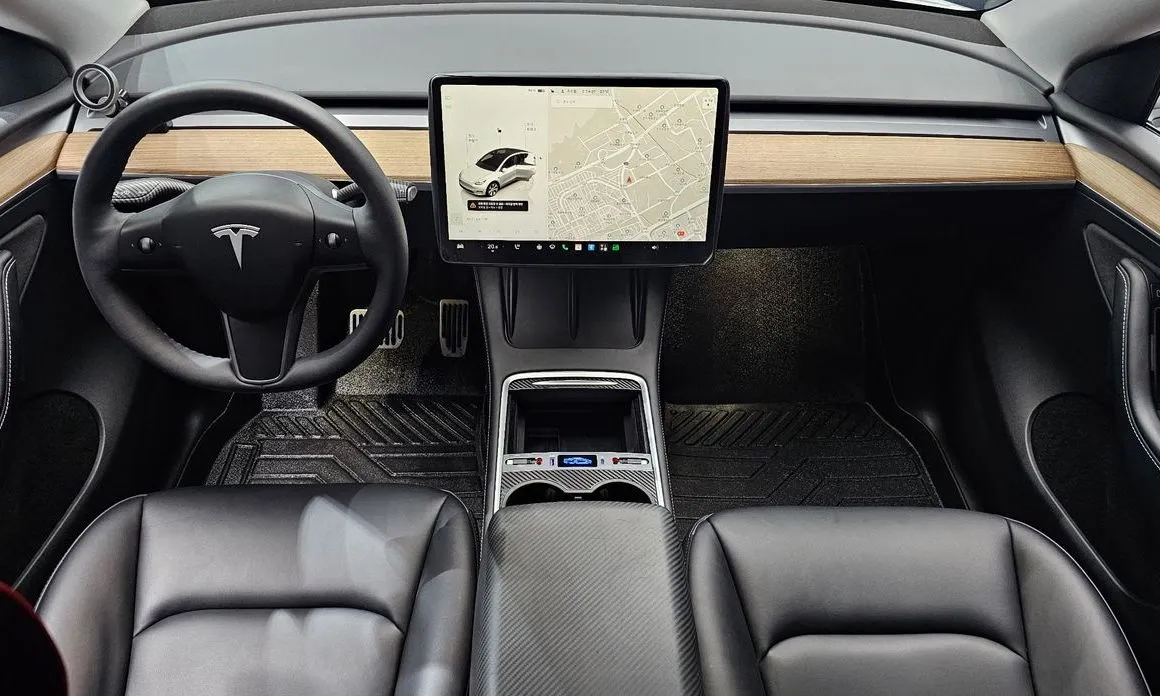 Tesla Model Y — фото 8
