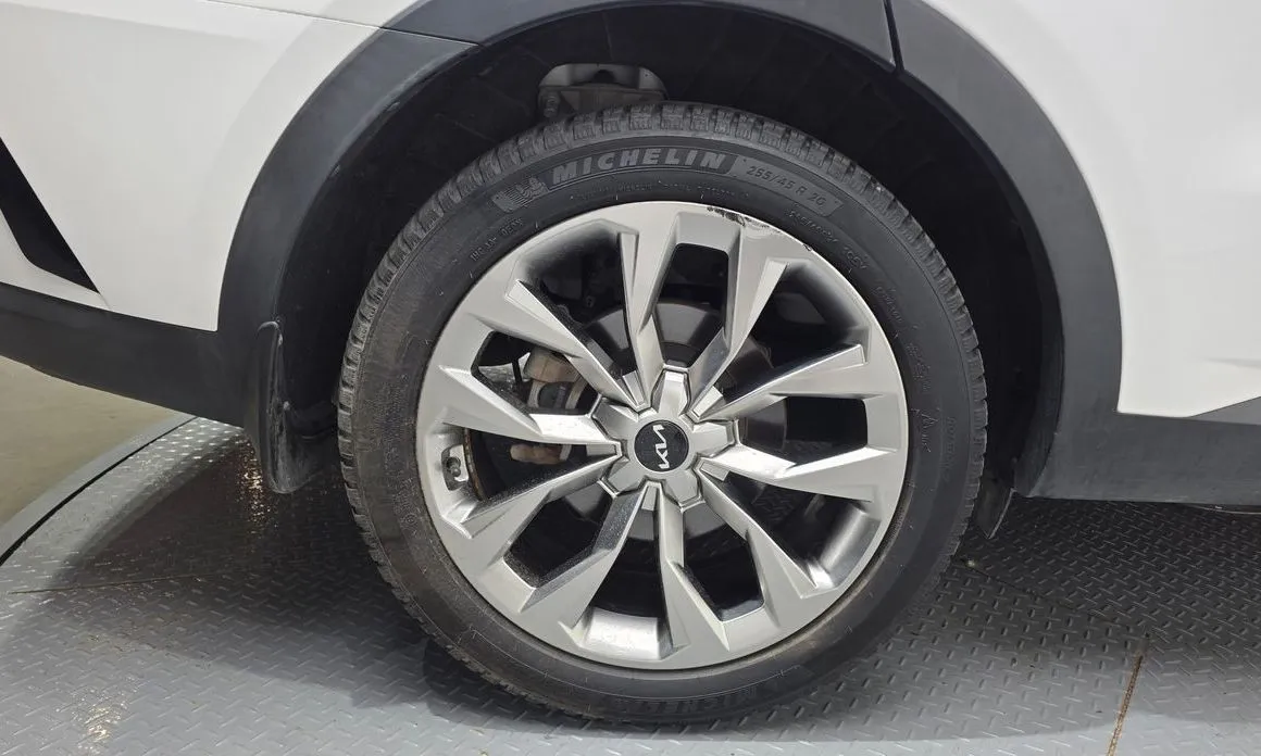 Kia Sorento — фото 10