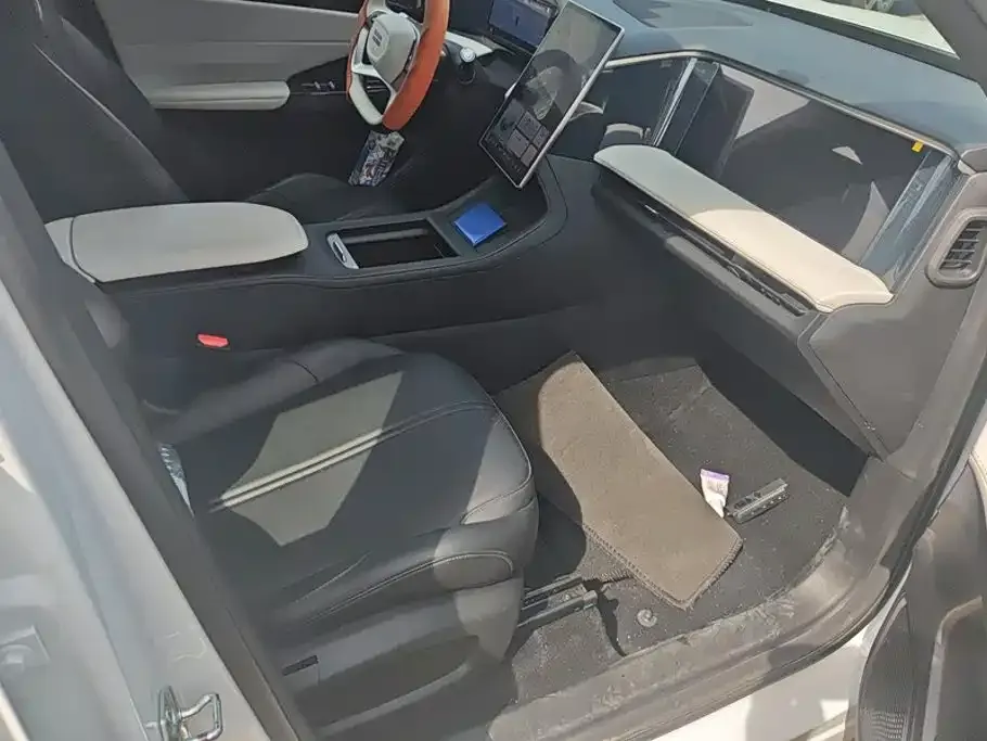 Geely Galaxy L7 — фото 10