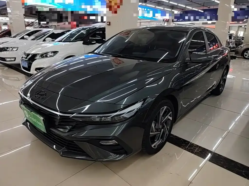 Hyundai Elantra — фото 3