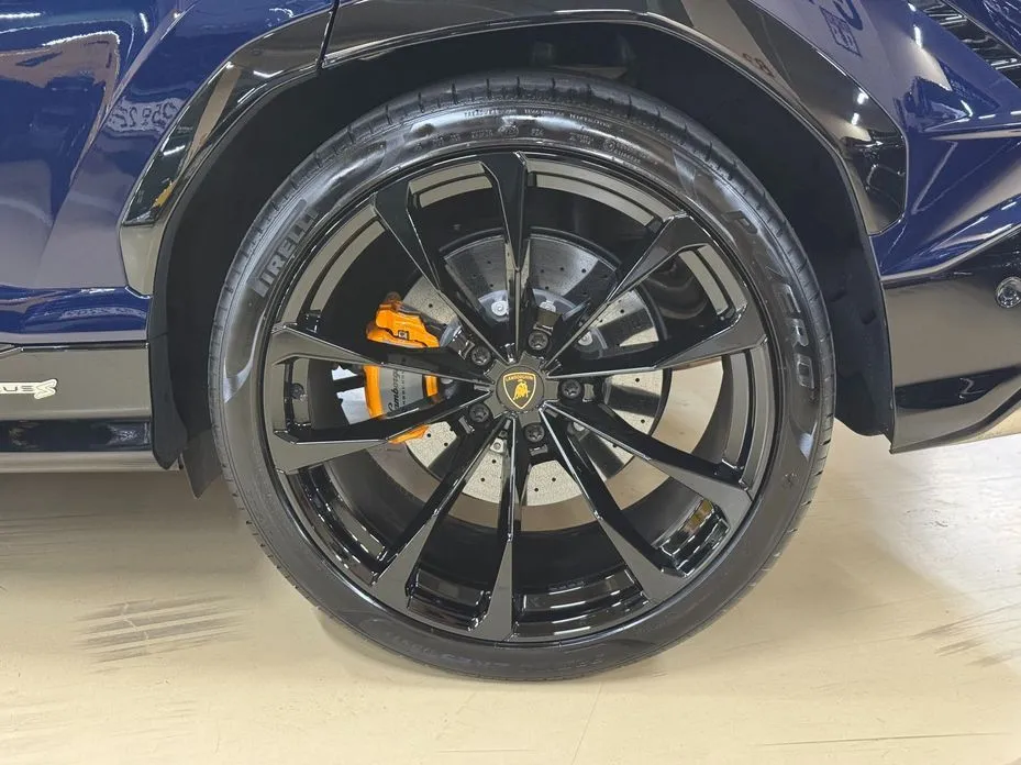 Lamborghini Urus — фото 10