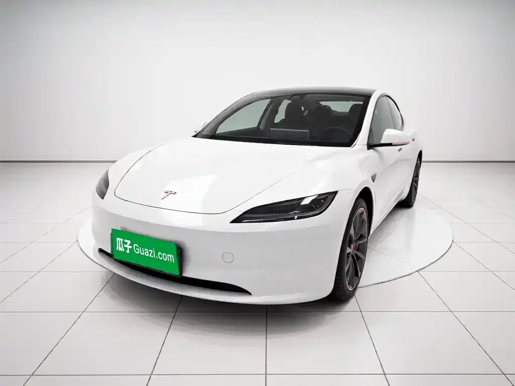 Tesla Model 3 — фото 1