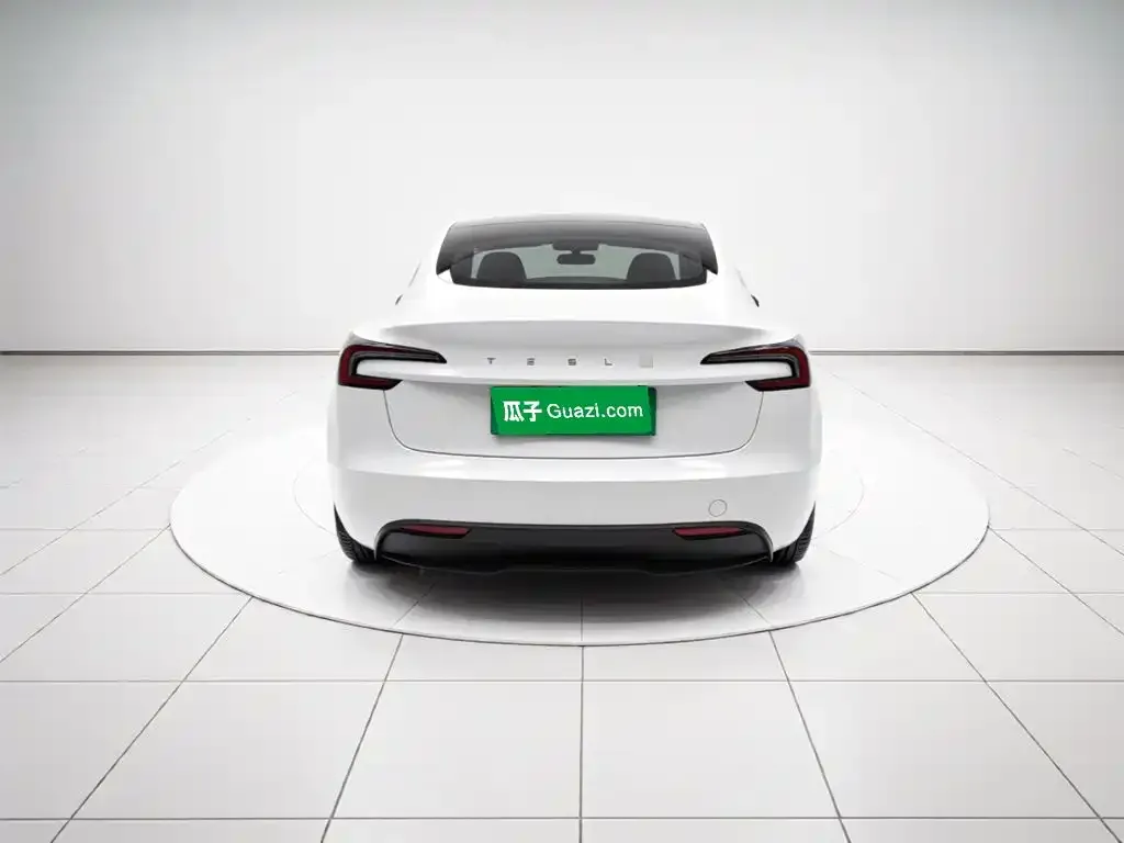 Tesla Model 3 — фото 2