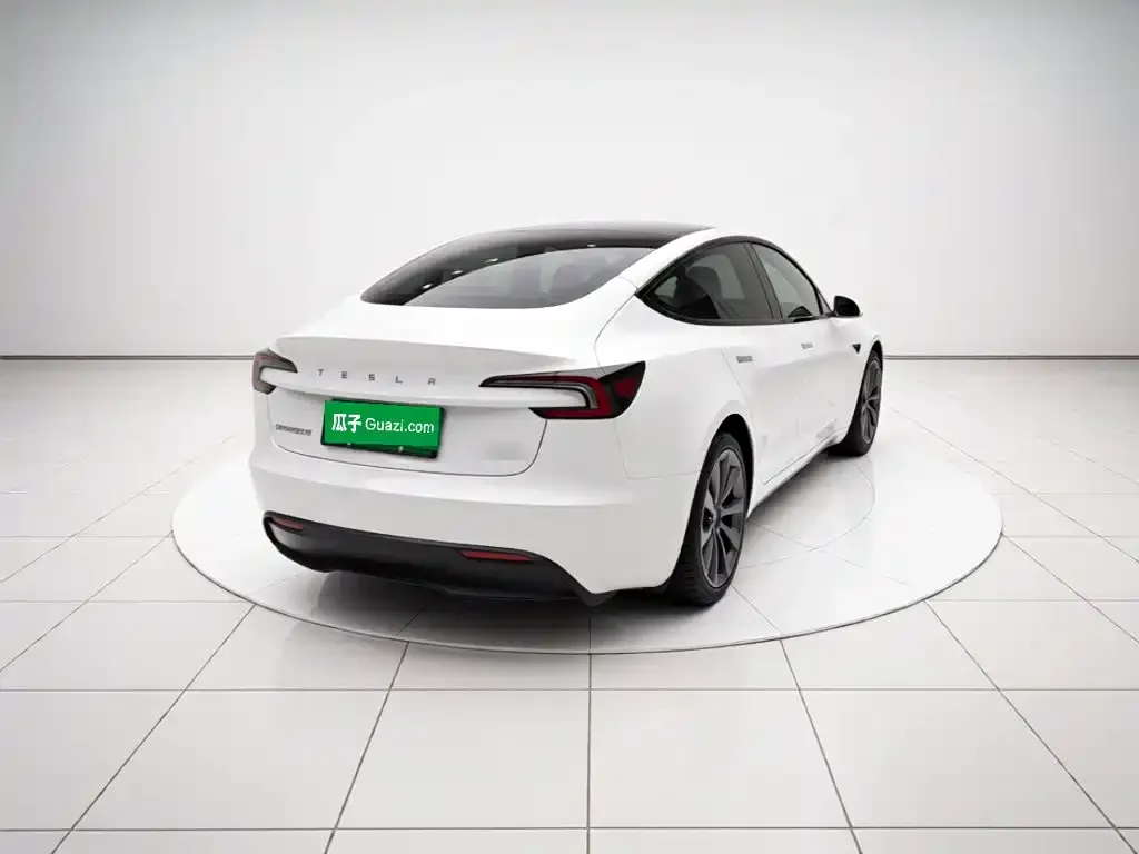 Tesla Model 3 — фото 3