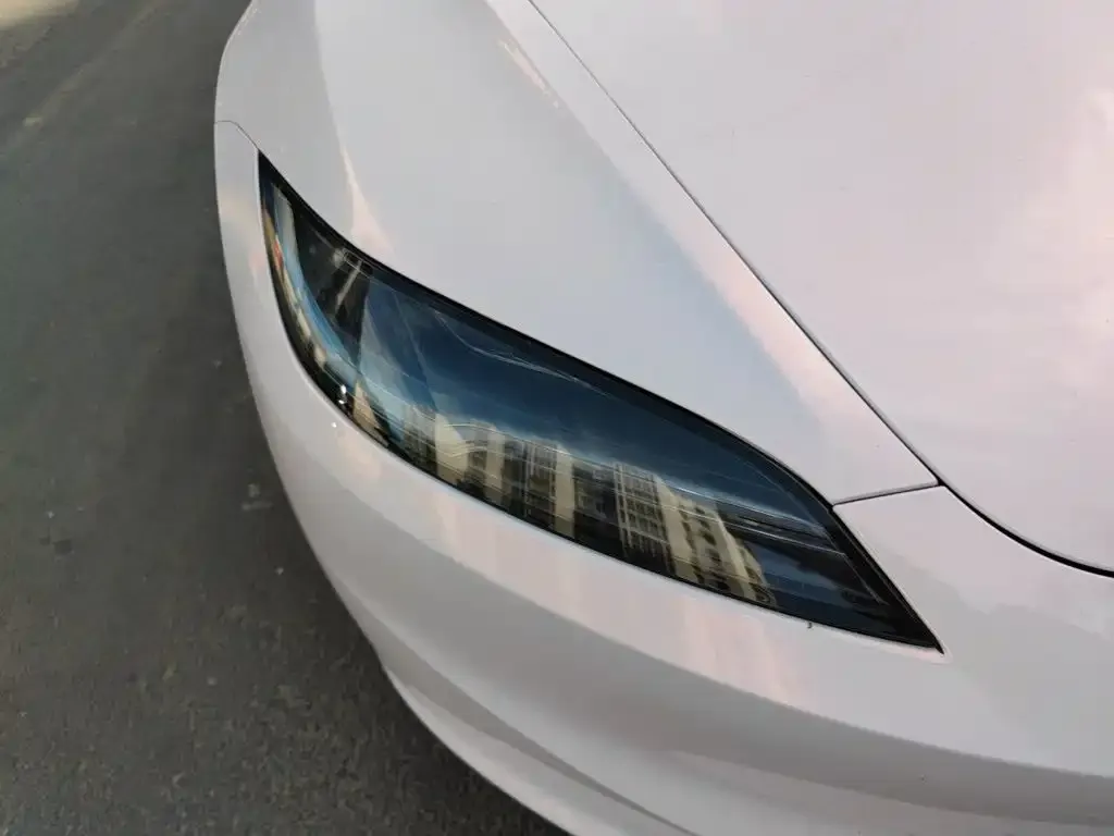 Tesla Model 3 — фото 8