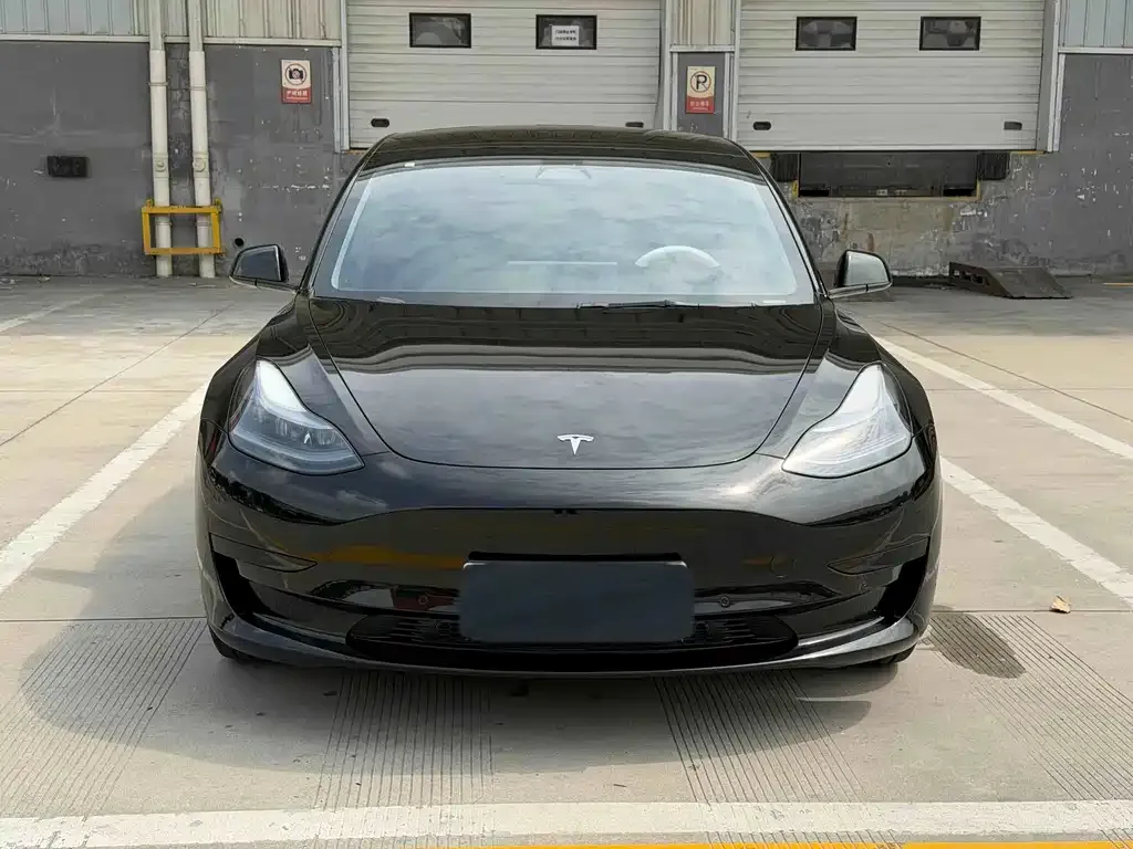 Tesla Model 3 — фото 4