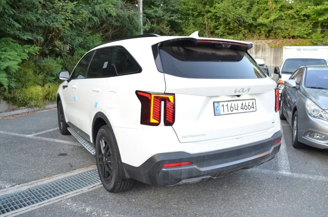Kia Sorento — фото 6