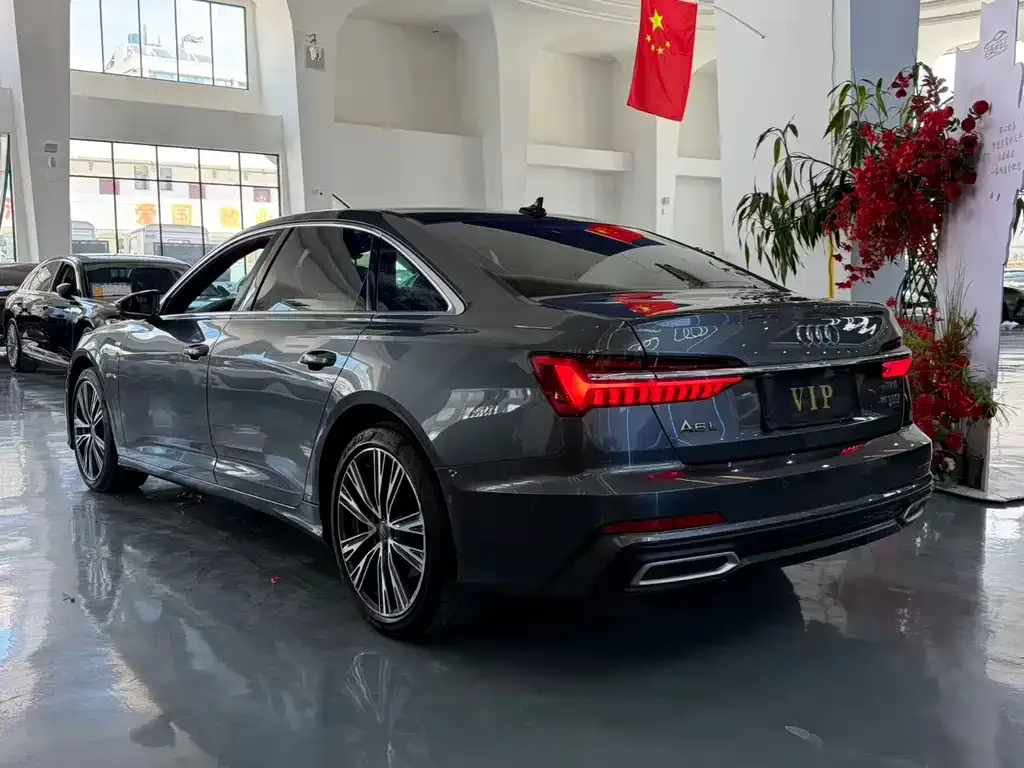 Audi A6L — фото 2
