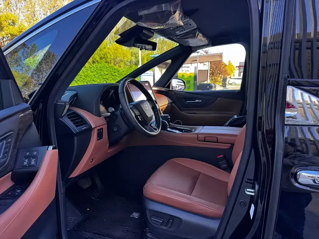 Toyota Alphard — фото 7