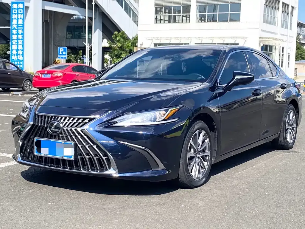 Lexus ES — фото 1